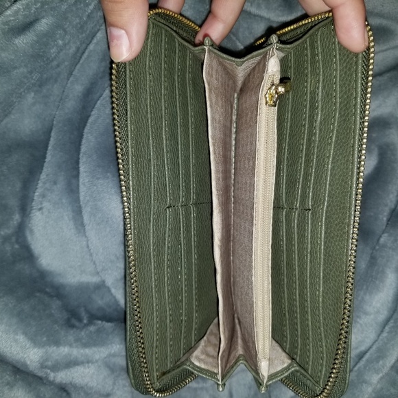 Green studded Wallet - Picture 4 of 4